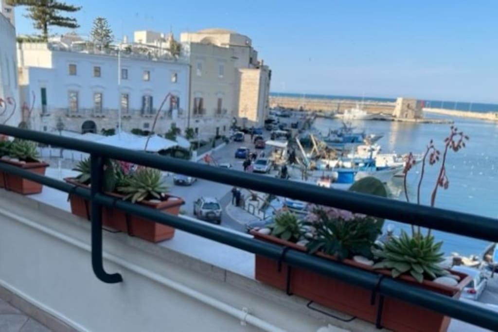 Emozioni Dal Porto Apartment Trani Ngoại thất bức ảnh