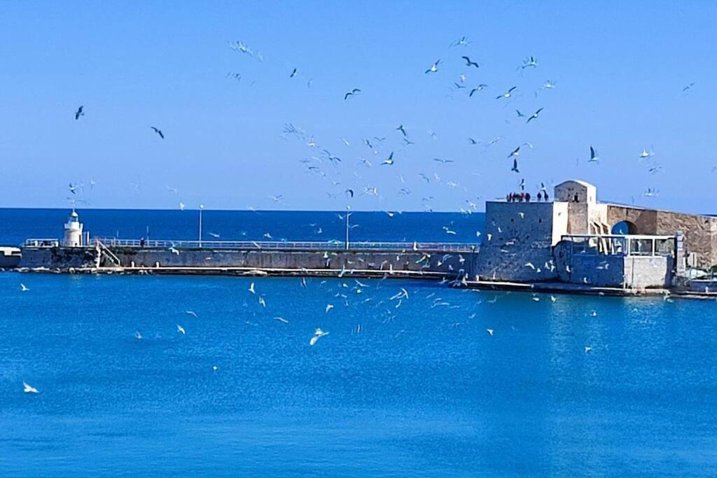 Emozioni Dal Porto Apartment Trani Ngoại thất bức ảnh