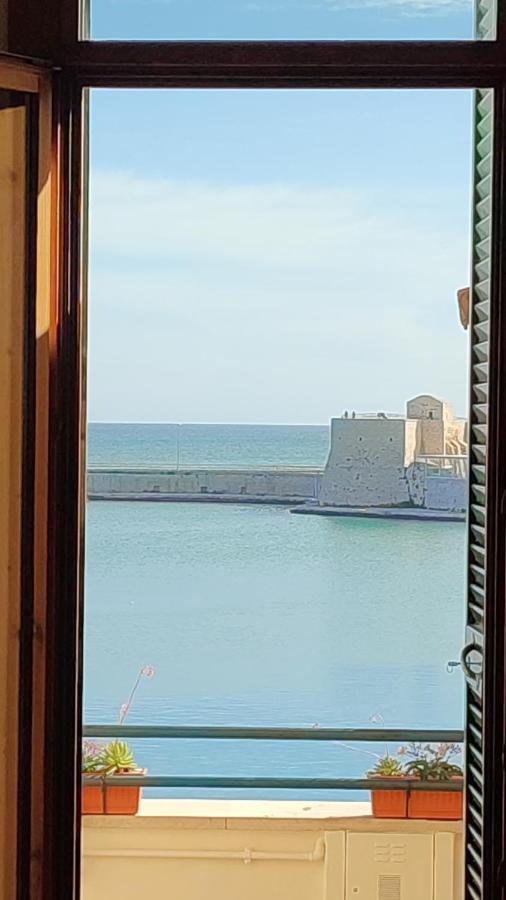Emozioni Dal Porto Apartment Trani Ngoại thất bức ảnh